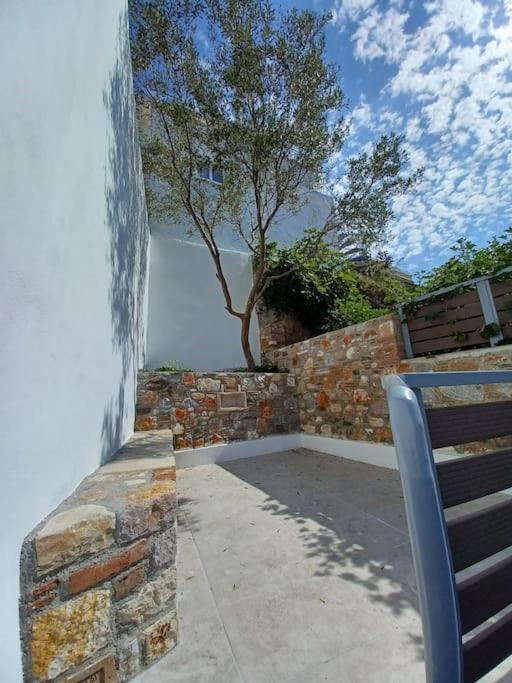 Petite Suite With Backyard. Mytilíni Esterno foto