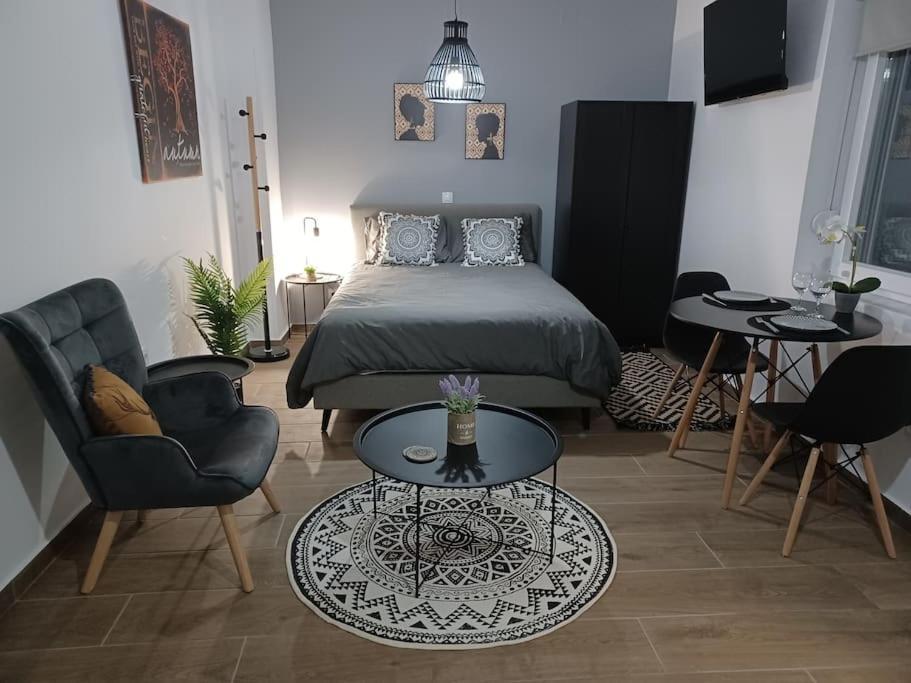 Petite Suite With Backyard. Mytilíni Esterno foto